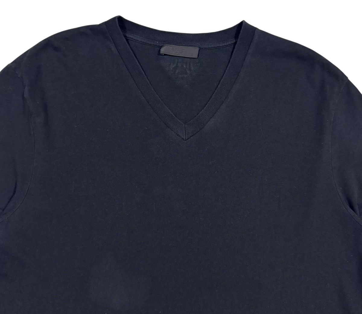 Prada Authentic🔥Prada Triagle Logo V-Neck Plain Shirt Size US L / EU 52-54 / 3 - 3 Thumbnail