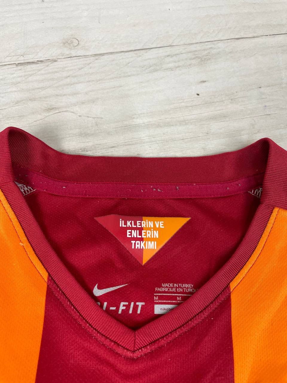 Nike Nike Galatasaray 2014 2015 Home Shirt Soccer Jerseys Size US M / EU 48-50 / 2 - 16 Thumbnail