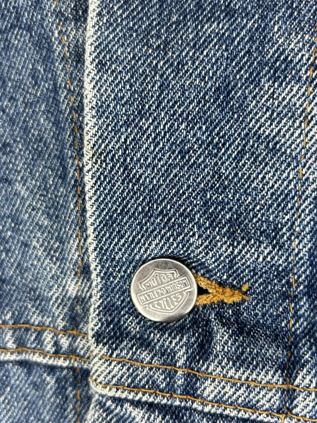 Harley Davidson Vintage 90s Harley Davidson Embossed Denim Jacket Size US XL / EU 56 / 4 - 8 Thumbnail