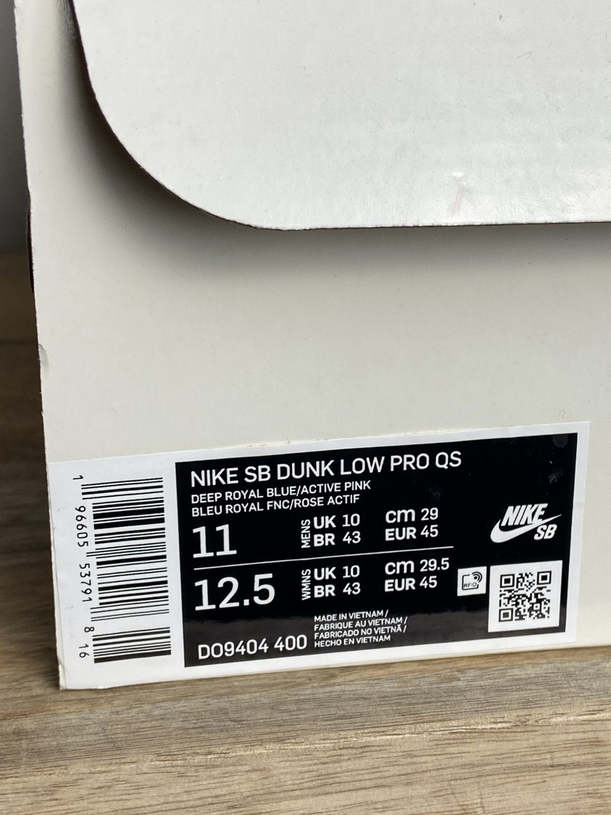 Nike Used Nike SB Dunk Low "Run The Jewels" authentic size 11US Size US 11 / EU 44 - 4 Thumbnail