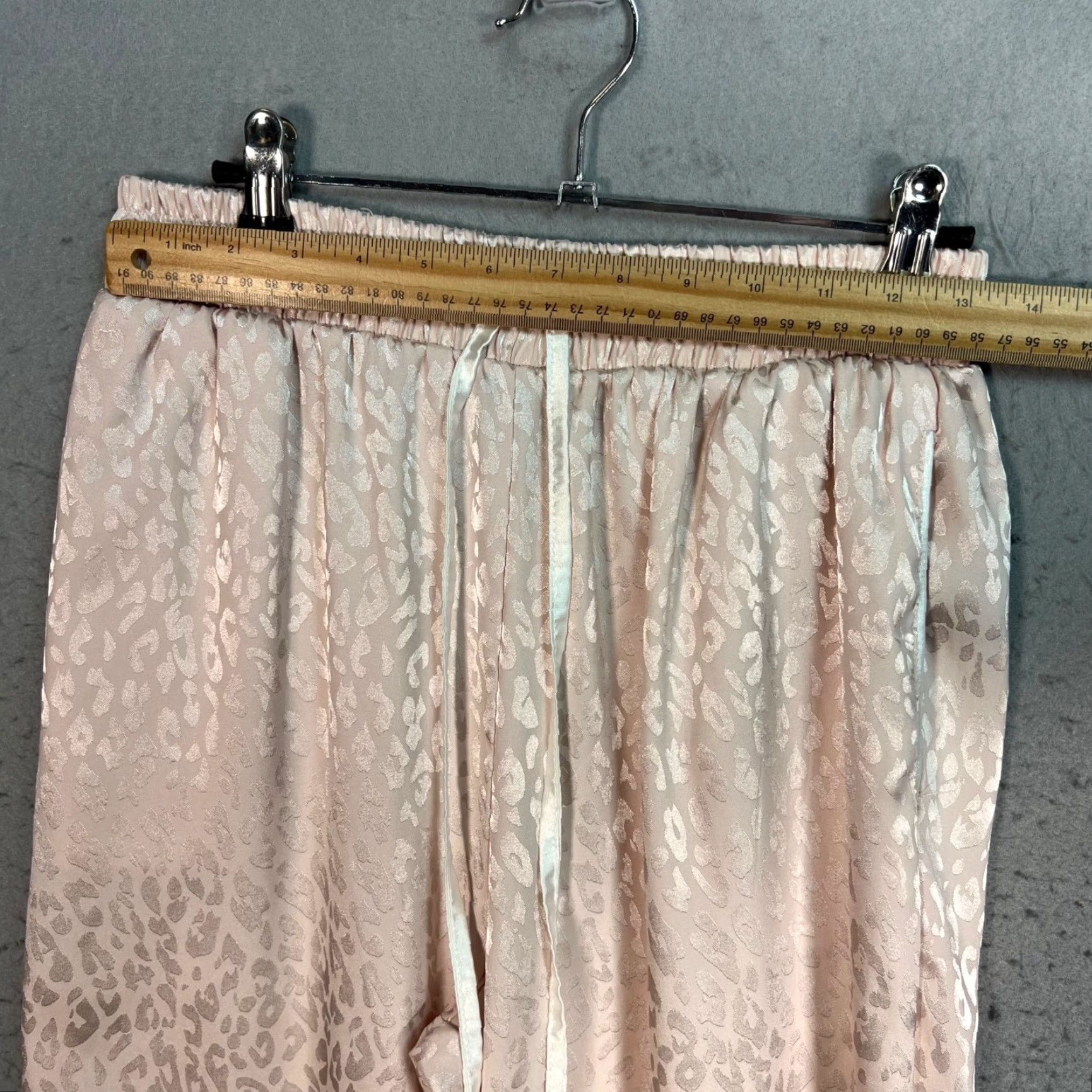 BCBGeneration BCBGMAXAZRIA Womens Size Small Pink Leopard Satin Lounge Pants Size 28" / US 6 / IT 42 - 5 Thumbnail