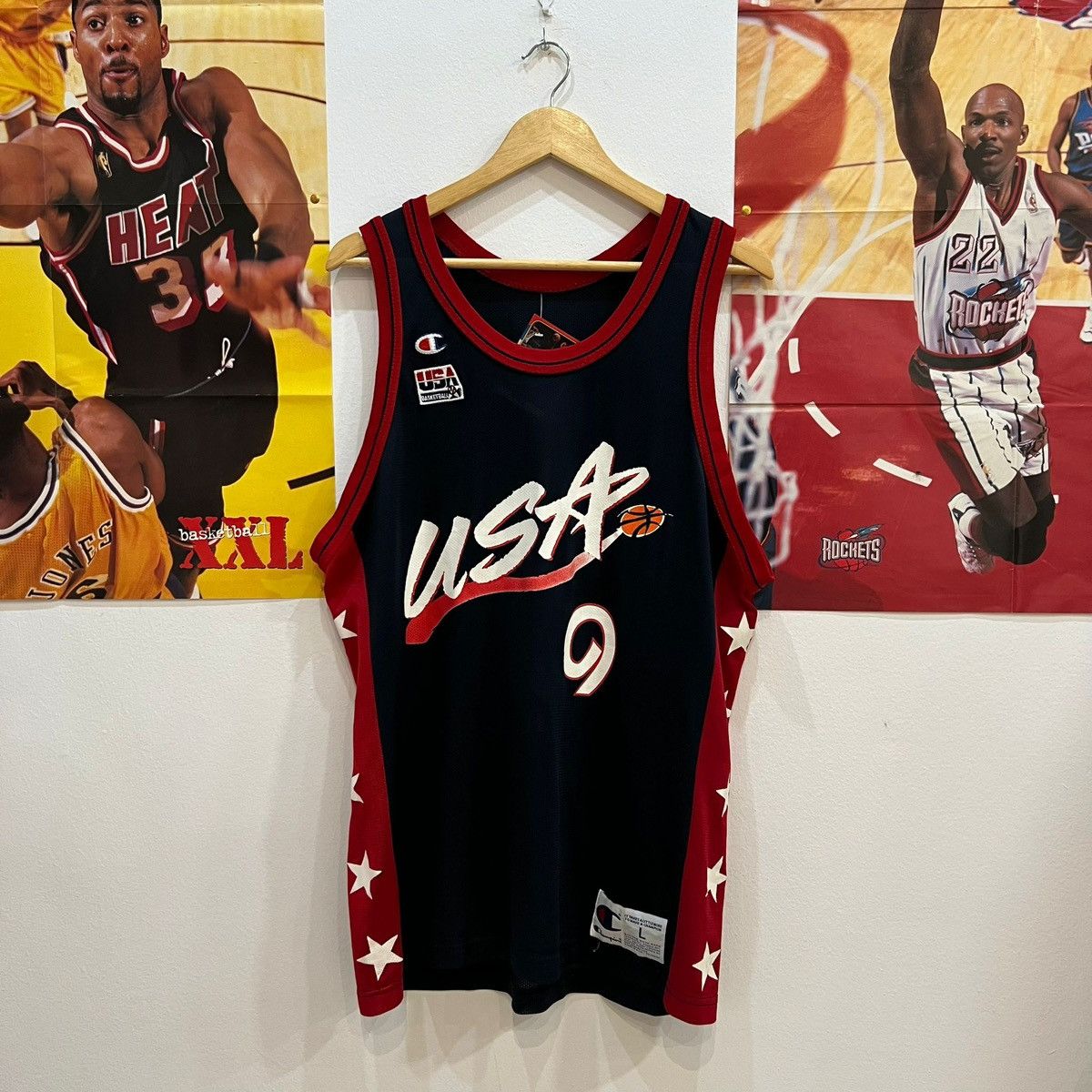 Champion × NBA × Vintage Vintage USA Dream Team Road 1996 Richmond #9 Champion Jersey Size US L / EU 52-54 / 3 - 1 Thumbnail