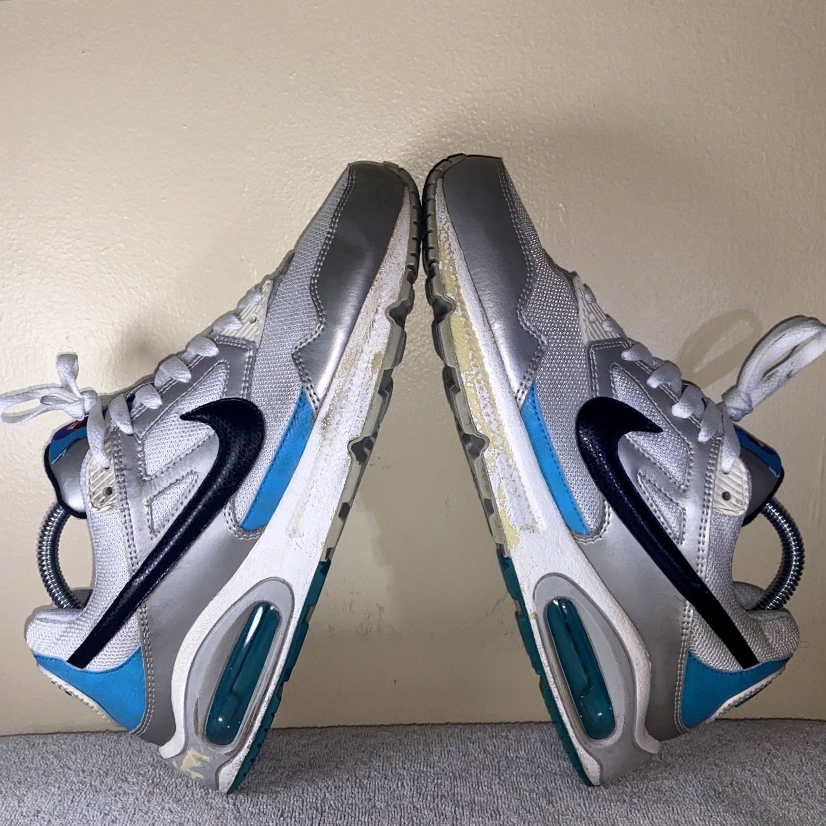 Nike VINTAGE Women Nike Air Max Athletic West 343904-100 Sneaker Womens US 10 White 2011 Size US 10 / IT 40 - 7 Thumbnail