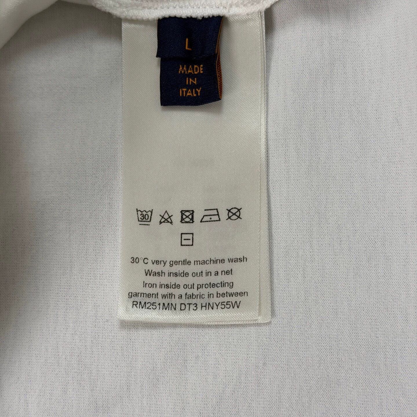 Louis Vuitton LV 25 white embossed logo short-sleeve T-shirt L Size US L / EU 52-54 / 3 - 4 Thumbnail