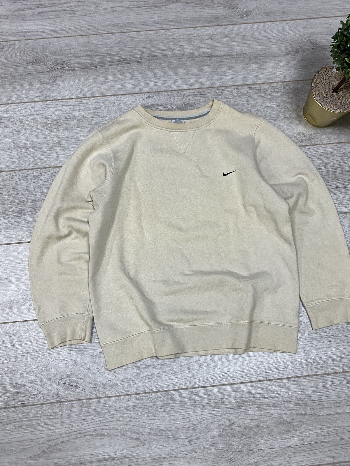 Nike Nike vintage swoosh sweatshirt dirty Size US S / EU 44-46 / 1 - 1 Thumbnail