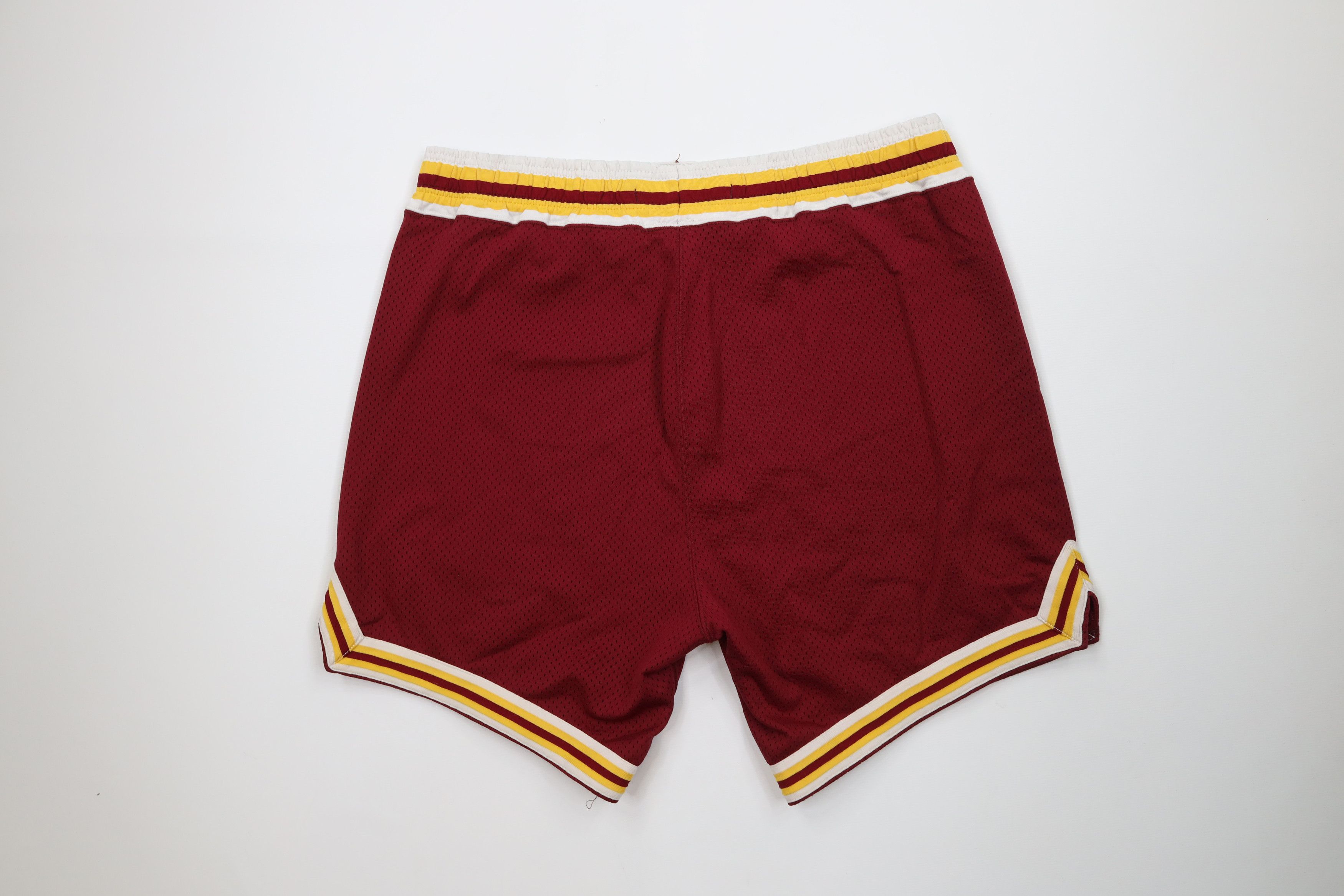 Vintage Vintage 70s 80s Streetwear Heavyweight Basketball Shorts USA Size US 36 / EU 52 - 10 Thumbnail