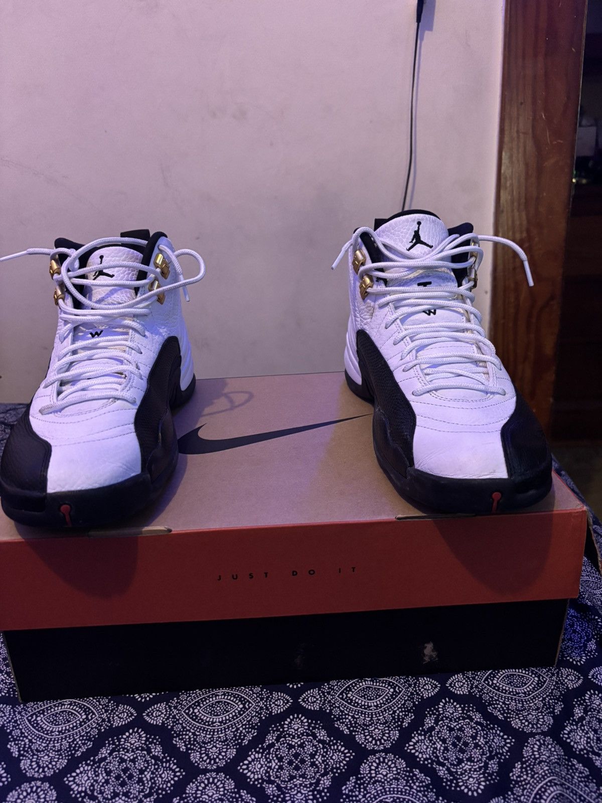Jordan Brand Jordan 12 taxis Size US 10.5 / EU 43-44 - 1 Thumbnail
