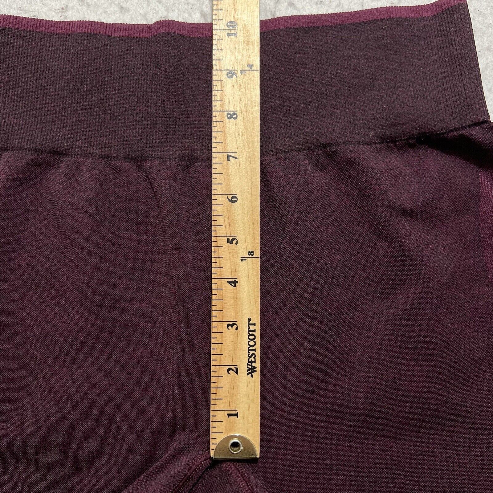 Victoria's Secret Victoria's Secret PINK Large Purple Capri Length Leggings Size 34" / US 12 / IT 48 - 9 Thumbnail