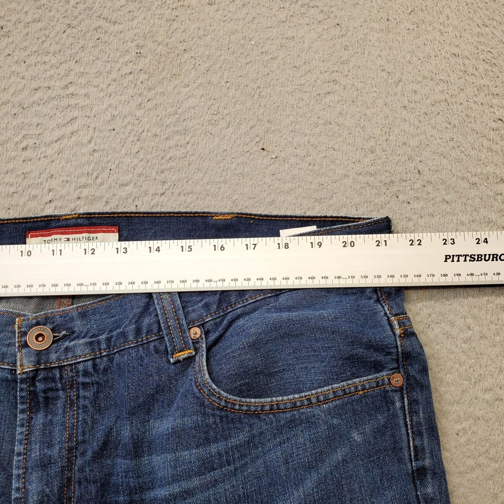Tommy Hilfiger Tommy Hilfiger Jeans Men Size 42/34 Blue Denim Straight Leg 5-Pocket Design Vintage: No Size US 42 / EU 58 - 6 Thumbnail