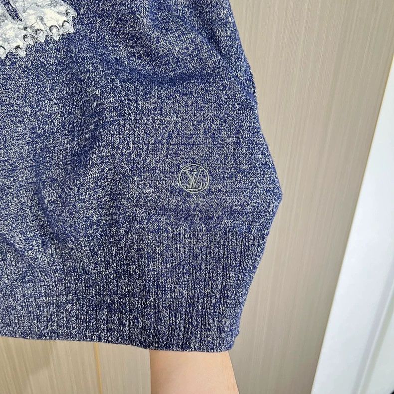 Louis Vuitton Louis Vuitton Zoo Embroidered Alphabet Sweater 2501-Nextarr Size US S / EU 44-46 / 1 - 6 Thumbnail