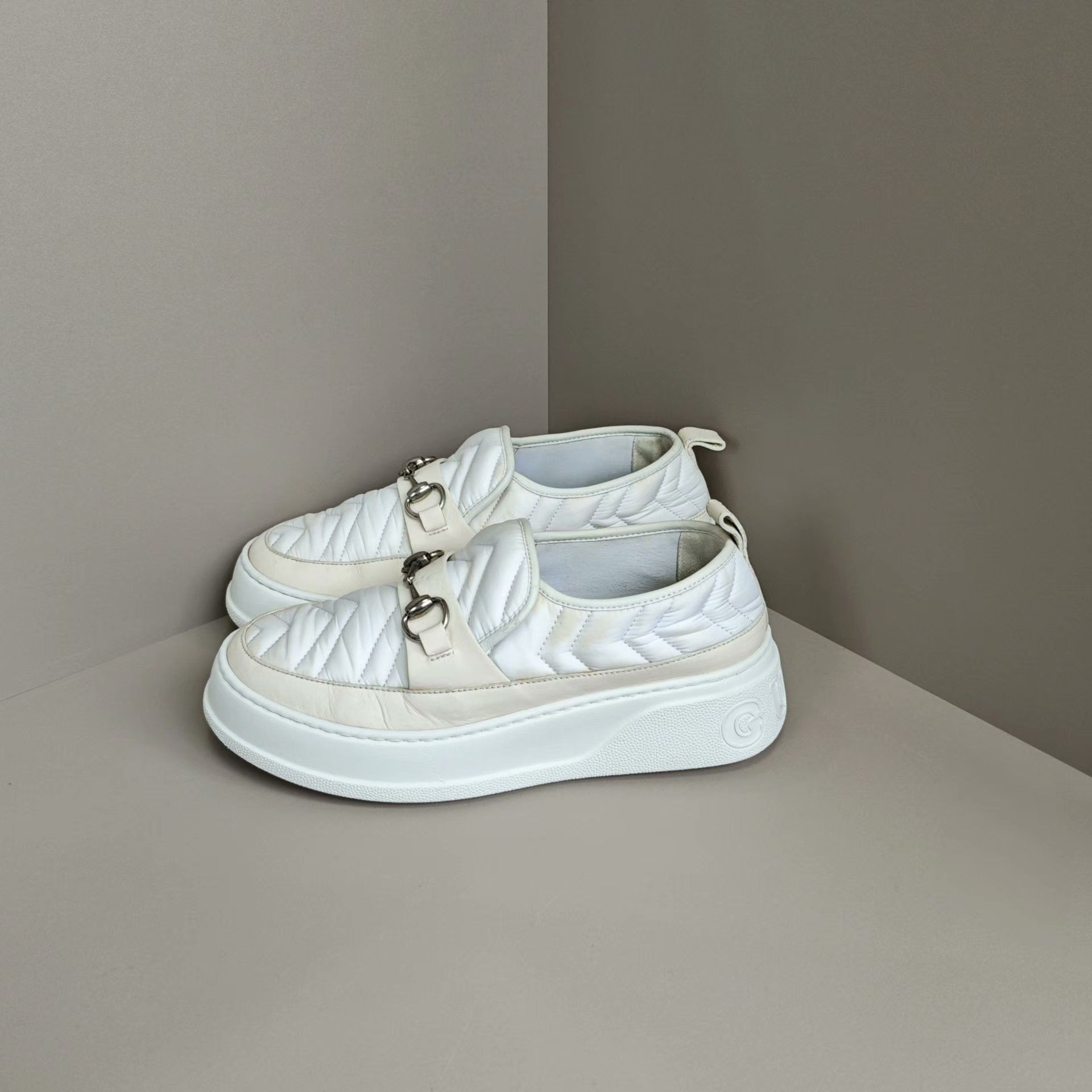 Gucci Gucci Lowtop Sneakers 6 Men Size US 6 / EU 39 - 1 Thumbnail