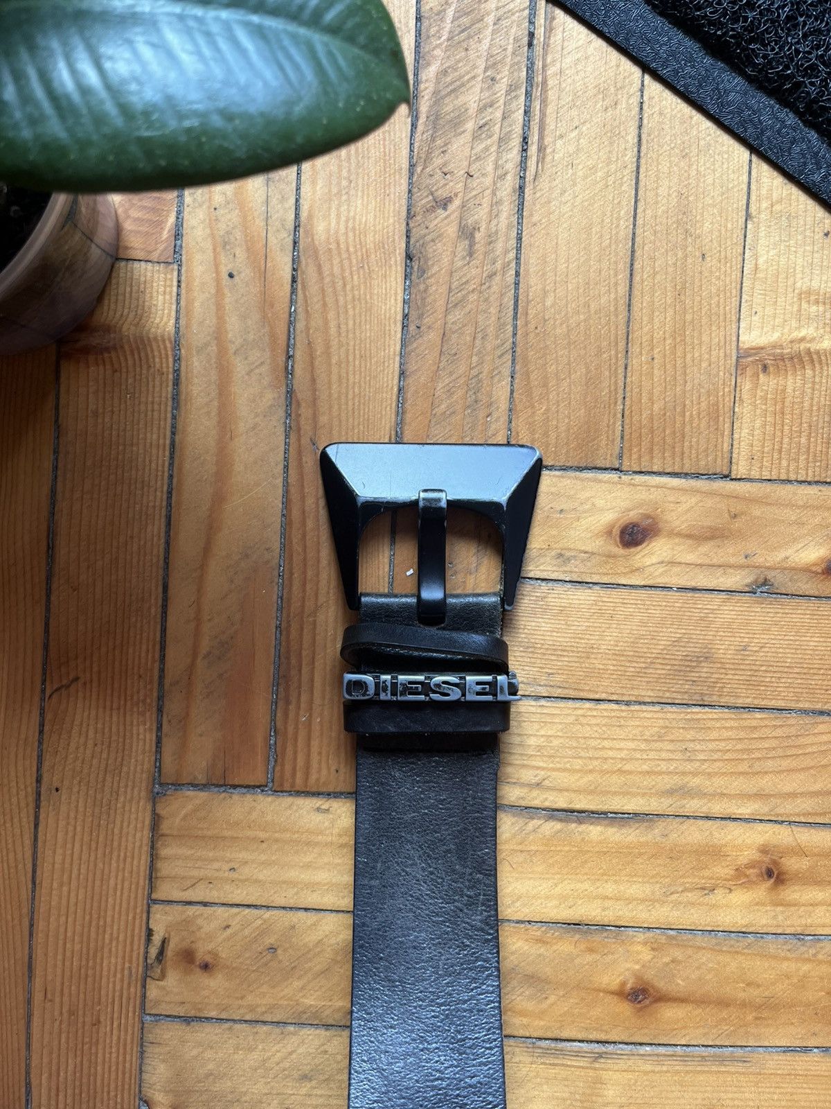 Diesel × Vintage Vintage Diesel 90's Avant Garde Big Logo Leather Belt Size ONE SIZE - 2 Thumbnail