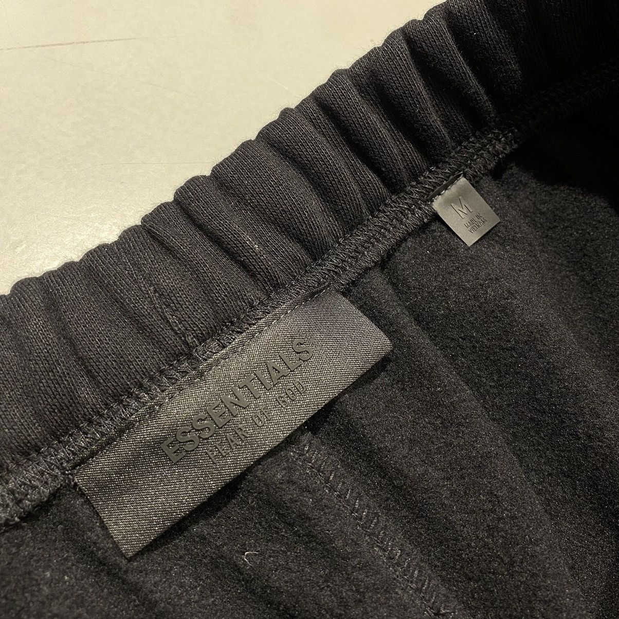 Essentials × NBA Fear of God Essentials x NBA Sweatshort Black Size US 32 / EU 48 - 4 Thumbnail