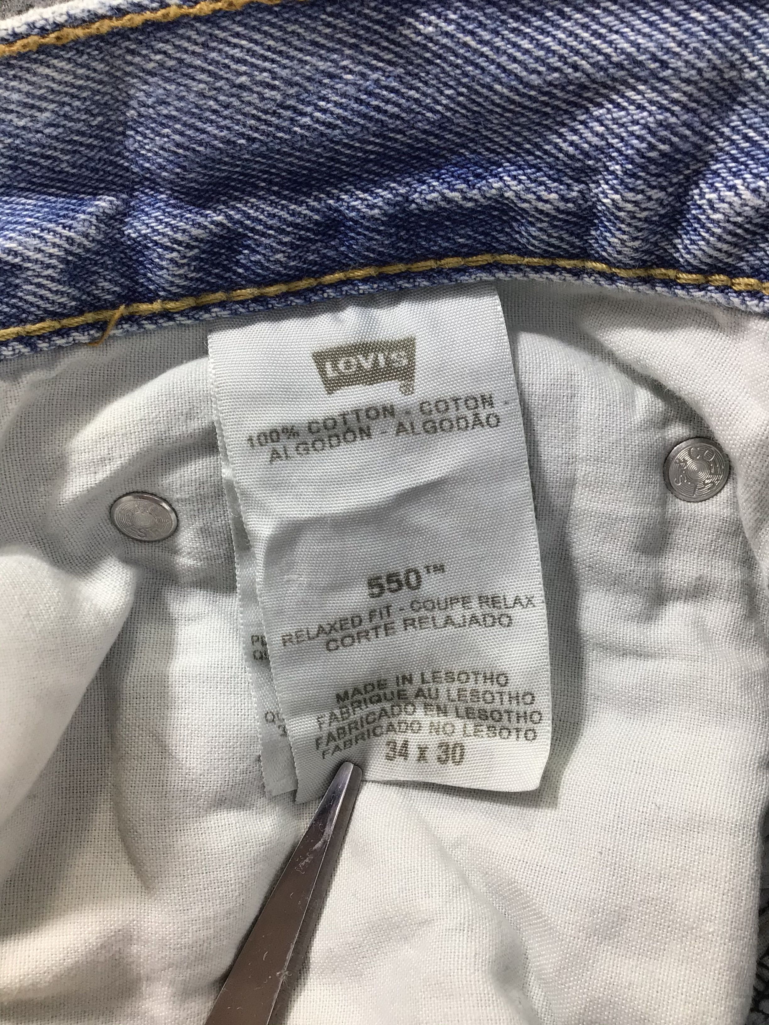 Levi's Vintage Levis 550 Jeans Medium Wash Denim -J426 Size US 34 / EU 50 - 9 Thumbnail