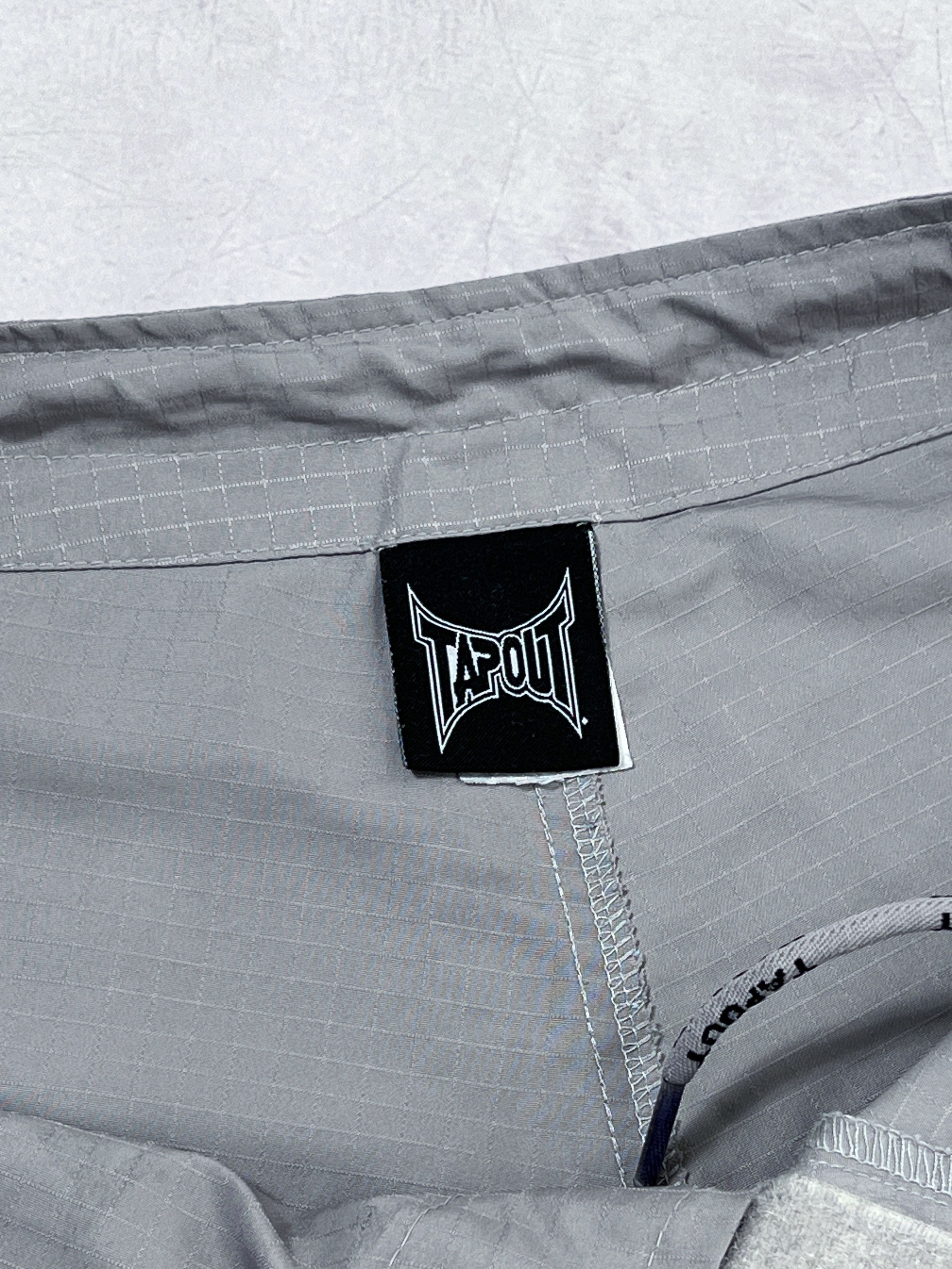 Sports Specialties Tapout MMA Shorts Boxing Big Logo Size US 34 / EU 50 - 15 Thumbnail