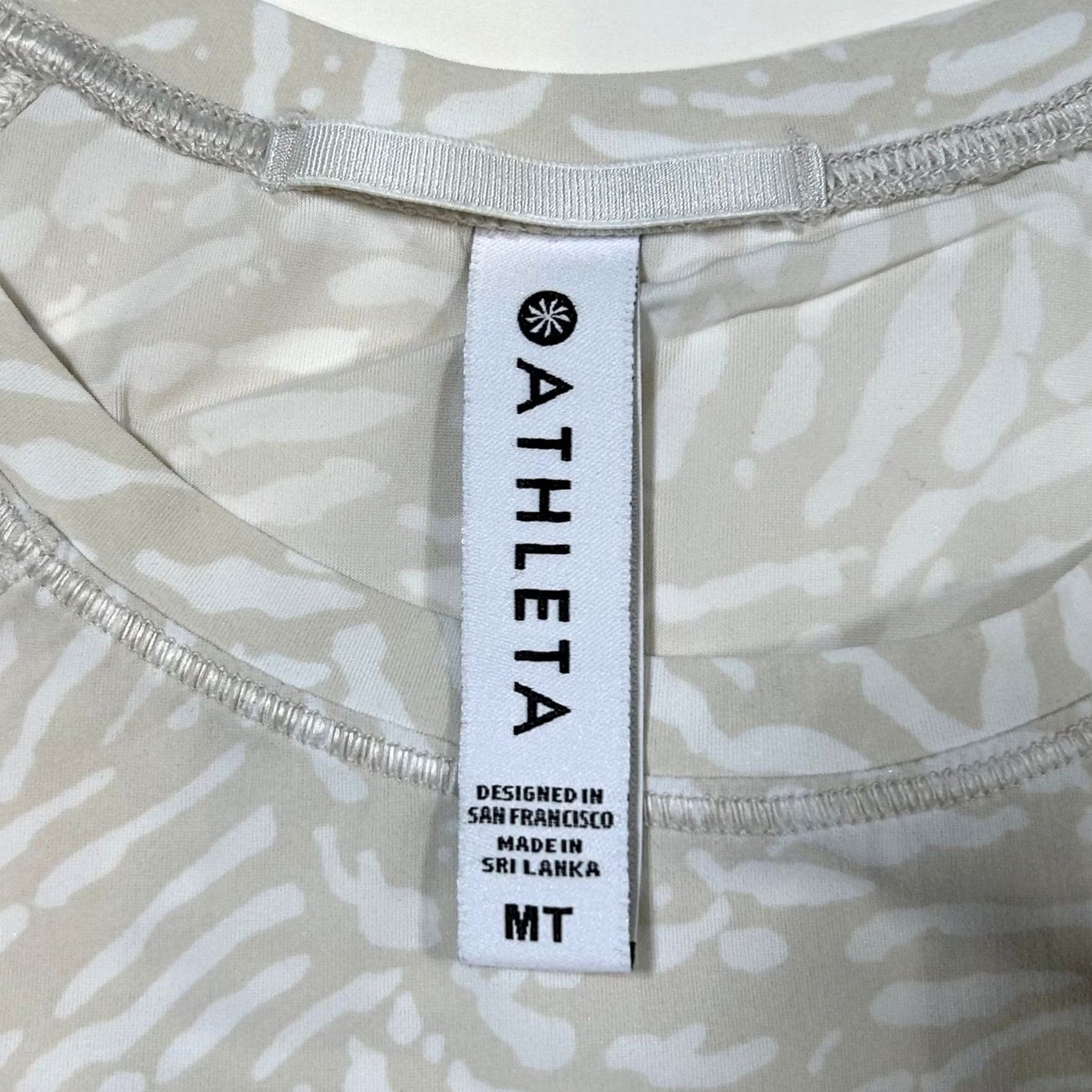 Athleta Athleta Short Sleeve T-Shirt Womens M Tall Beige Abstract Print Breathable Quick Dry Raglan Logo Athletic Shirt Men? Size M / US 6-8 / IT 42-44 - 5 Thumbnail
