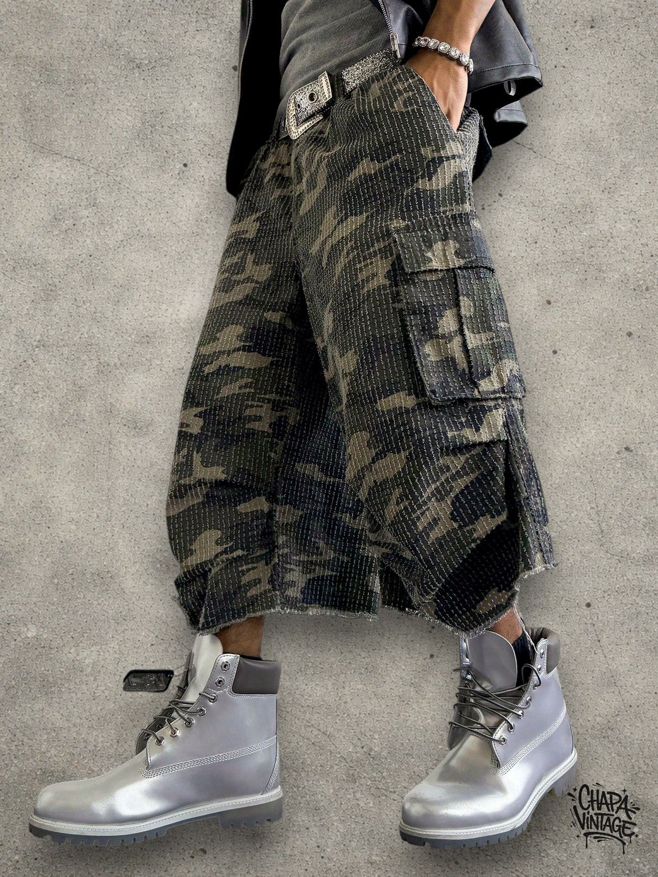 Japanese Brand Cargo camo jorts Size US 32 / EU 48 - 1 Thumbnail