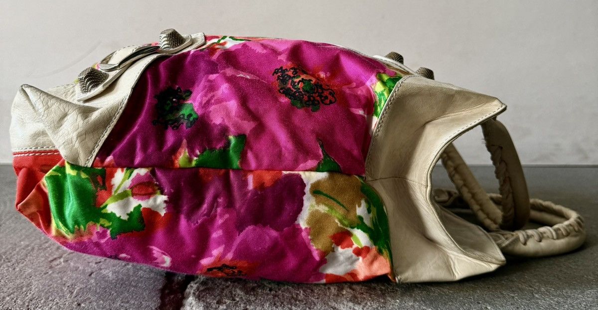 Balenciaga Balenciaga - 2000’s - Classic Motocross - Floral Satin Bag Size ONE SIZE - 14 Thumbnail