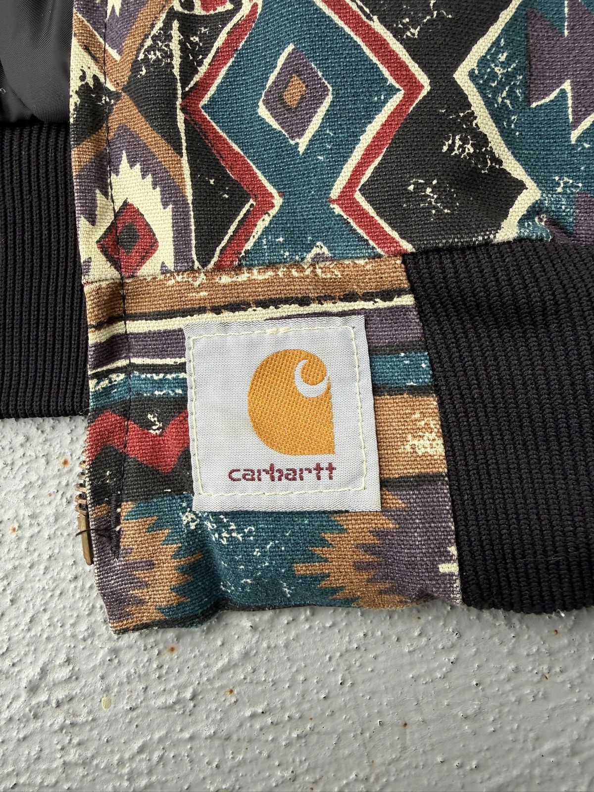 Carhartt 90s Carhartt JQ2472 Aztec AOP Size US L / EU 52-54 / 3 - 4 Thumbnail