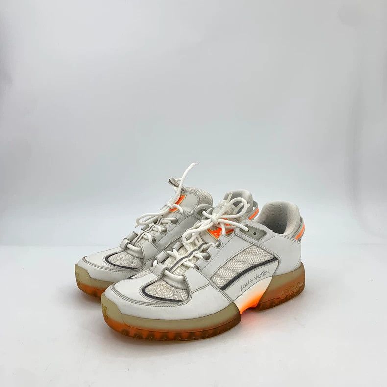 Louis Vuitton Louis Vuitton White round-toe platform lace-up sneaker Size US 8 / EU 41 - 1 Thumbnail