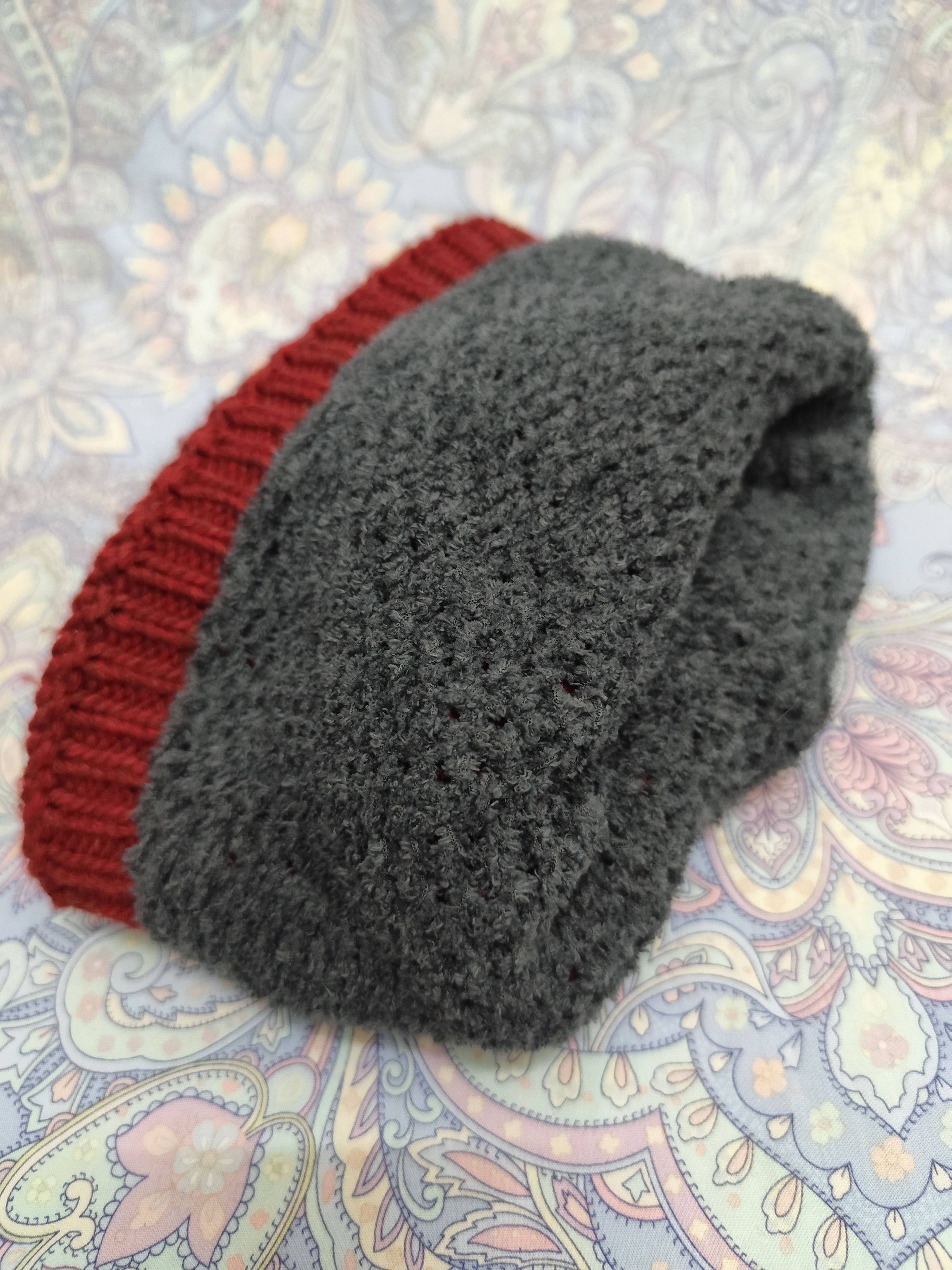 Montbell Montbell Cable Knit Pom Beanie – Japanese Outdoor Brand Size ONE SIZE - 5 Thumbnail