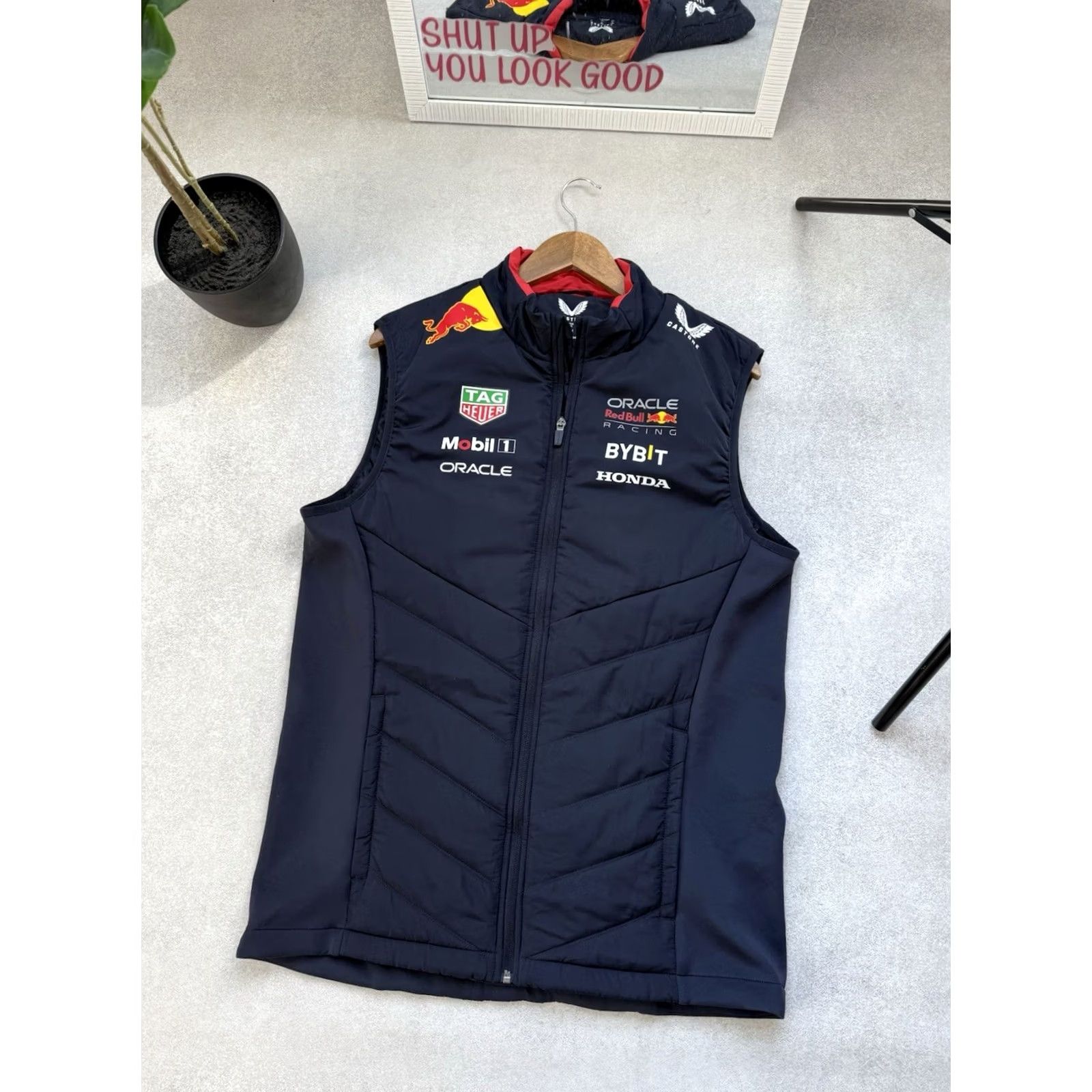 Castore RARE RED BULL RACING FORMULA 1 VEST Castore Sleeveless Navy Blue M Mens Racing Vest Size US M / EU 48-50 / 2 - 4 Thumbnail