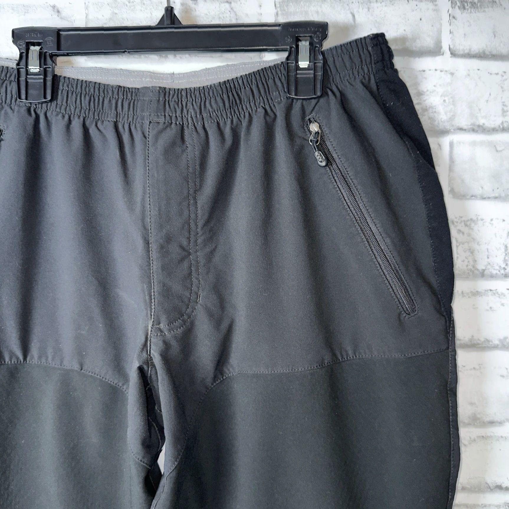 Patagonia Patagonia Black Athletic Polyester Pants Mens Size M Sweatpants Regular Athletic Fit Leather? Size US 31 - 2 Thumbnail