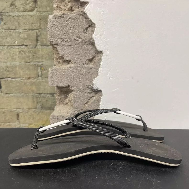 Hermes Hermes Flip Flops Size 36-2506 Size US 6 / IT 36 - 5 Thumbnail