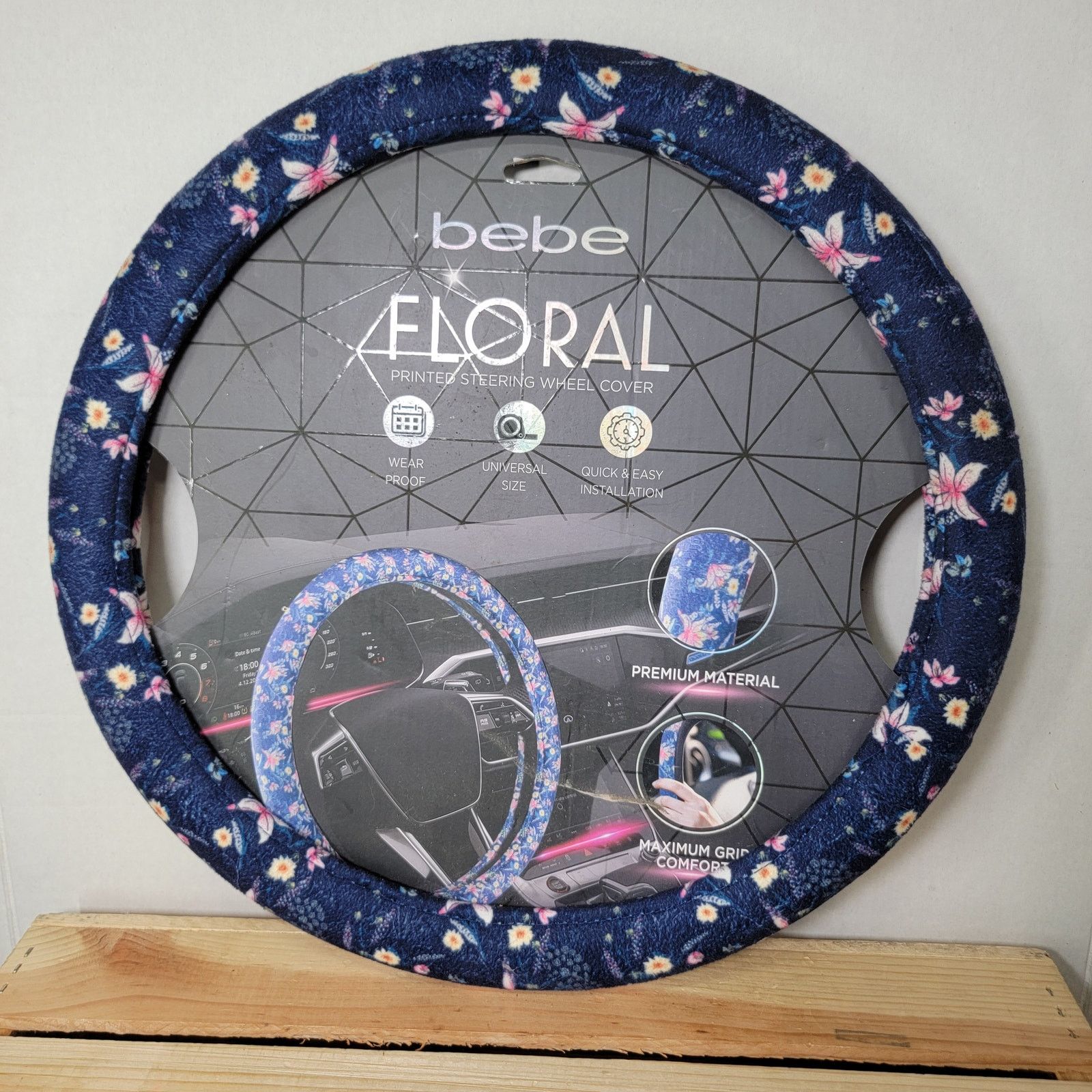 Bebe Bebe Floral Printed Steering Wheel Cover - NEW Size ONE SIZE - 1 Thumbnail