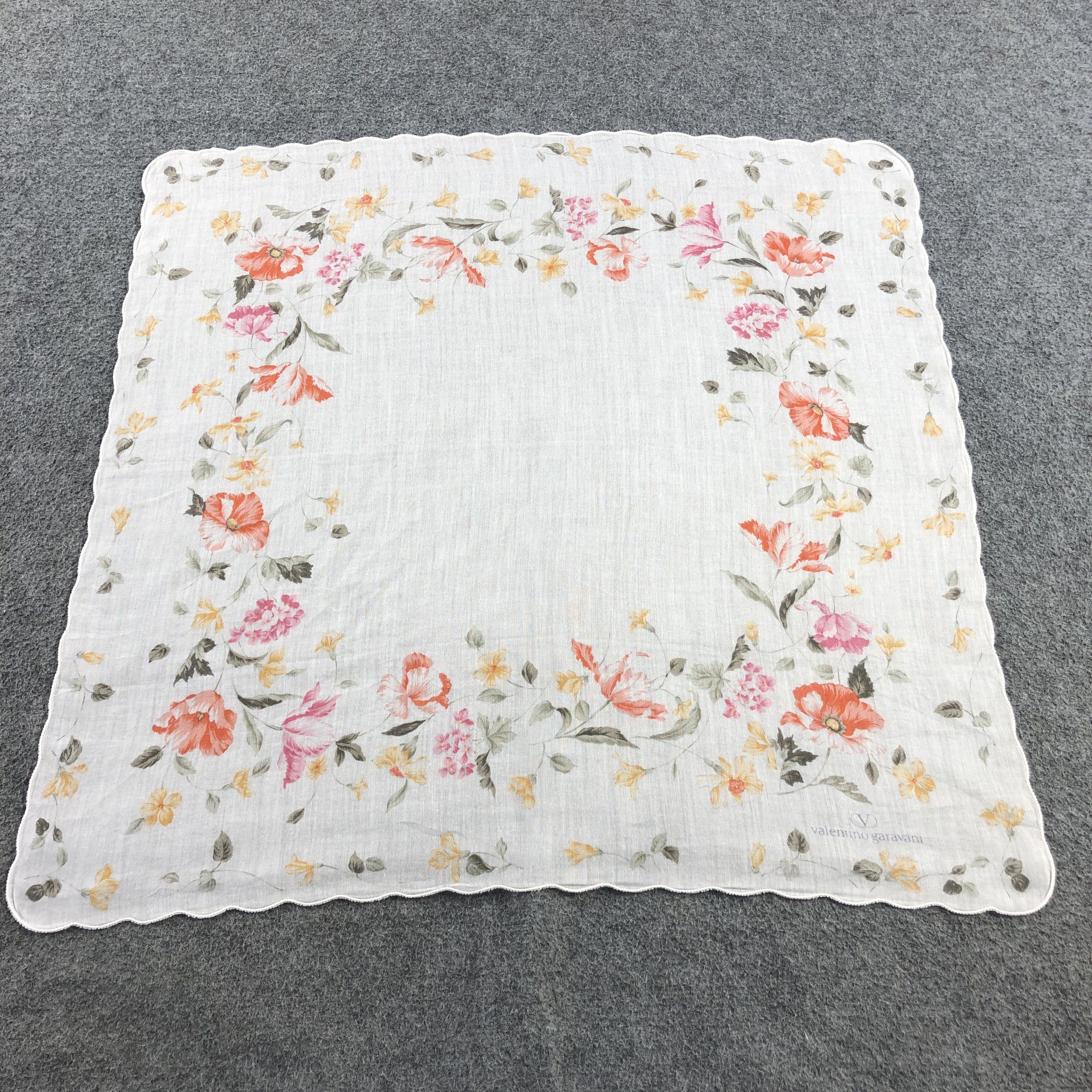 Vintage ValenTINO GarAVANI Handkerchief Neckerchief Bandana H2689 Size ONE SIZE - 2 Thumbnail