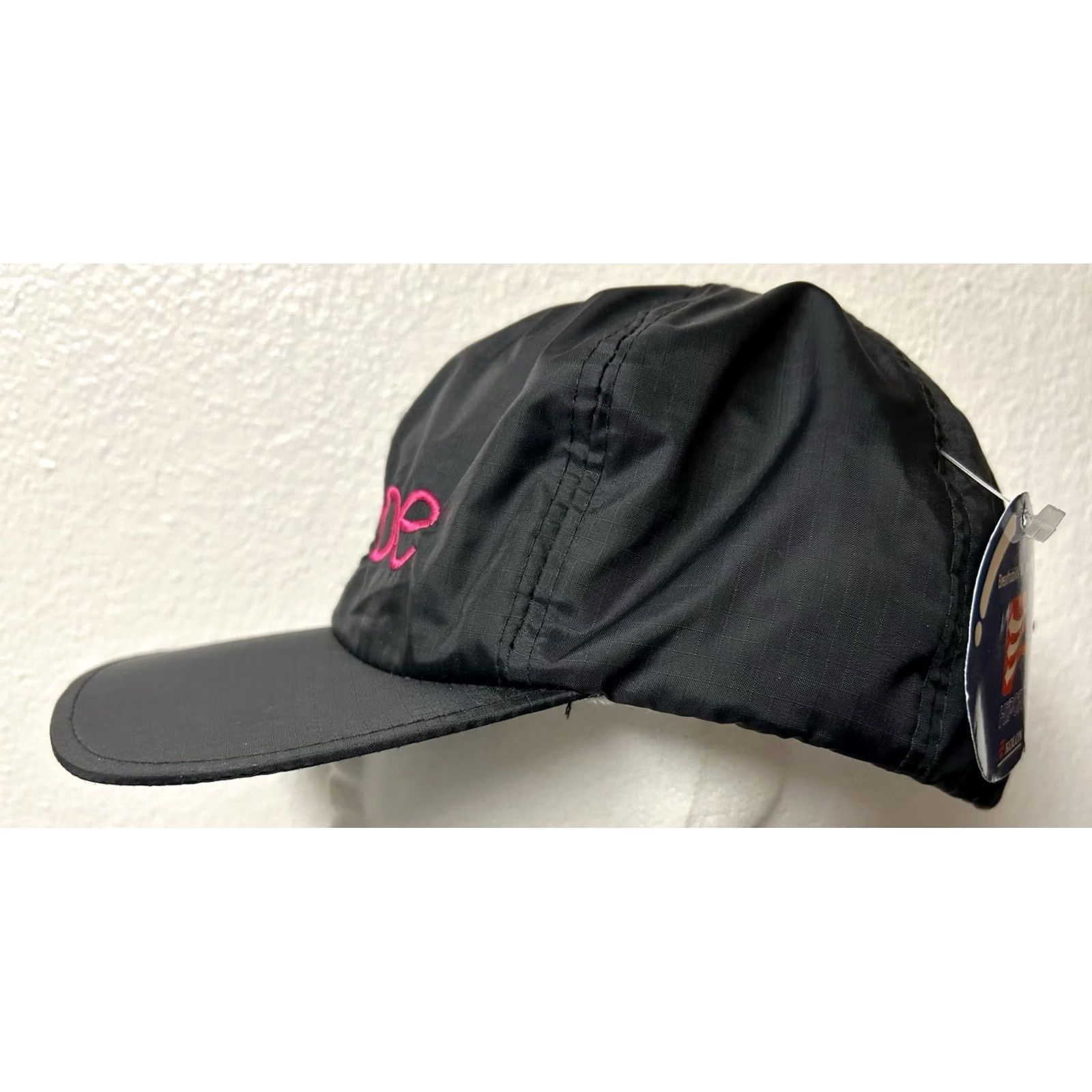 Vintage VINTAGE Yupoong Snapback Hat Black/Pink Embroidered 90s Waterproof Nylon NWT Unisex Adults One Size Men Women Boys Girls Size ONE SIZE - 4 Thumbnail