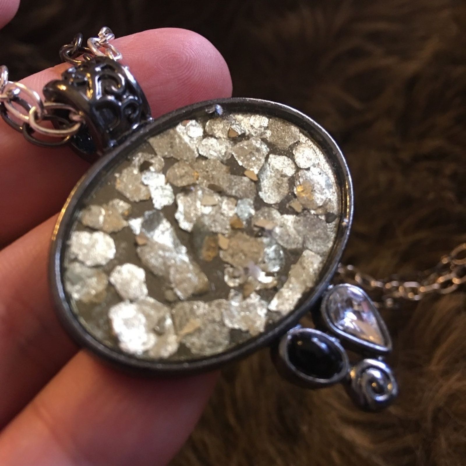 Kenneth Cole Kenneth Cole gold leaf under resin medallion set Size ONE SIZE - 3 Thumbnail