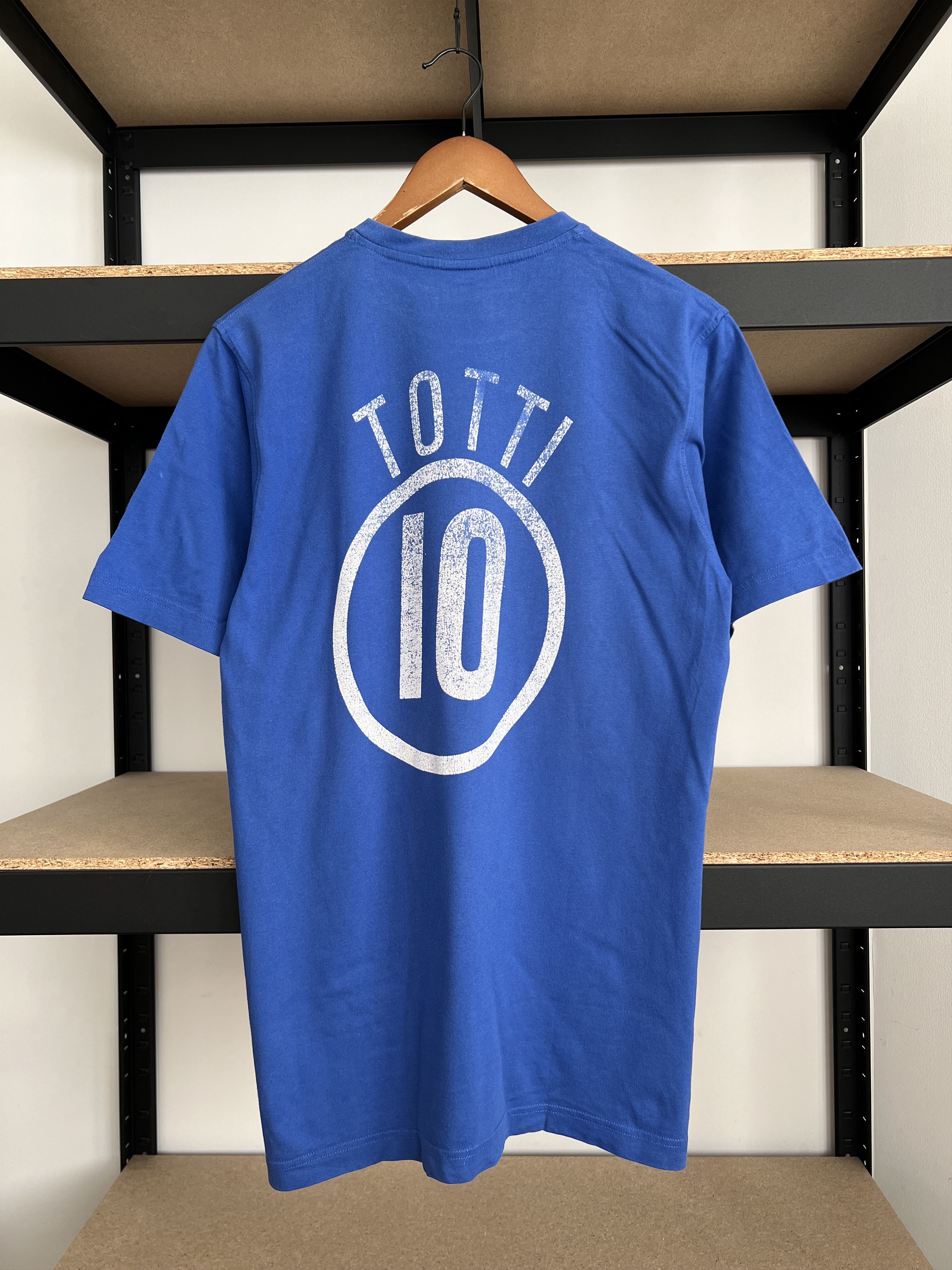 Nike Vintage 2000s Nike Italia Italy Totti #10 Blue T-shirt Size US M / EU 48-50 / 2 - 2 Thumbnail