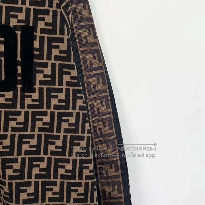 Fendi Fendi Logo All. Size US S / EU 44-46 / 1 - 5 Thumbnail