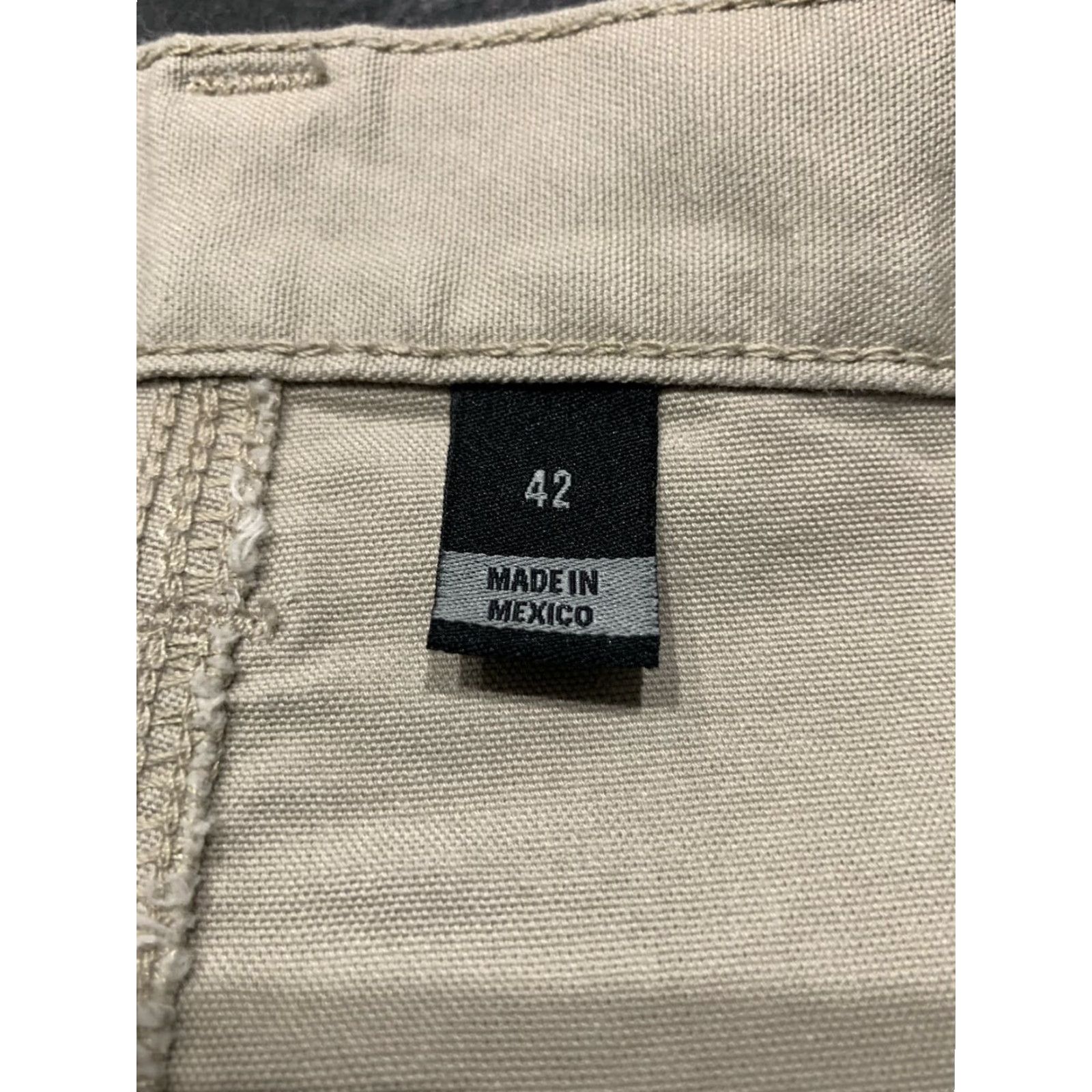 Carhartt VINTAGE Carhartt Cargo Shorts Mens 42 Canvas Beige 10 Inseam 42 Waist Tan Beig e Cotton Workwear Y2K Skater Grunge Regular Mens Size US 42 / EU 58 - 7 Thumbnail