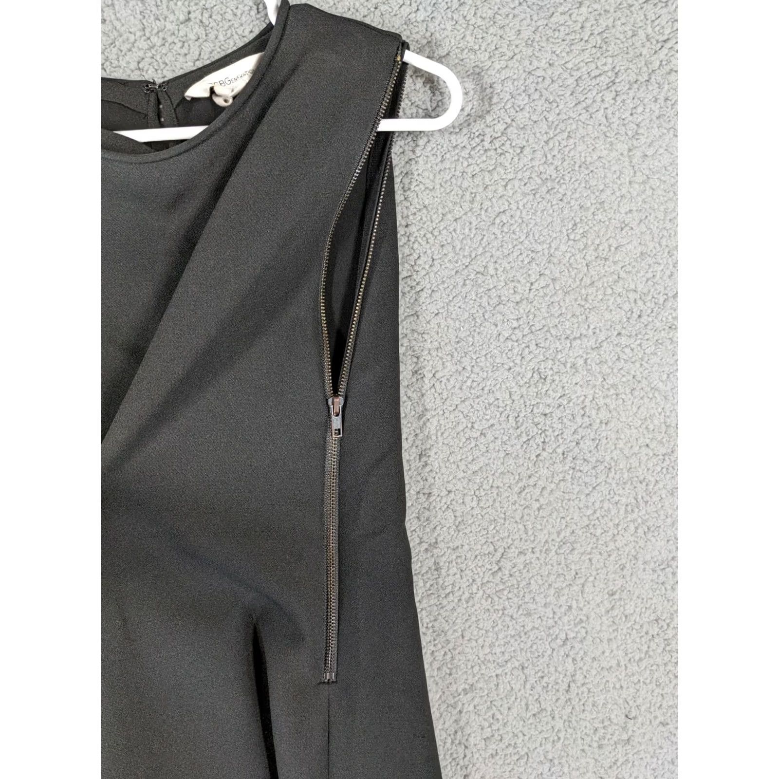 BCBGeneration BCBGGeneration Women's Short Dress Sleeveless Crew Neck Zip Black S Dress Length: Short Size 28" / US 6 / IT 42 - 6 Thumbnail