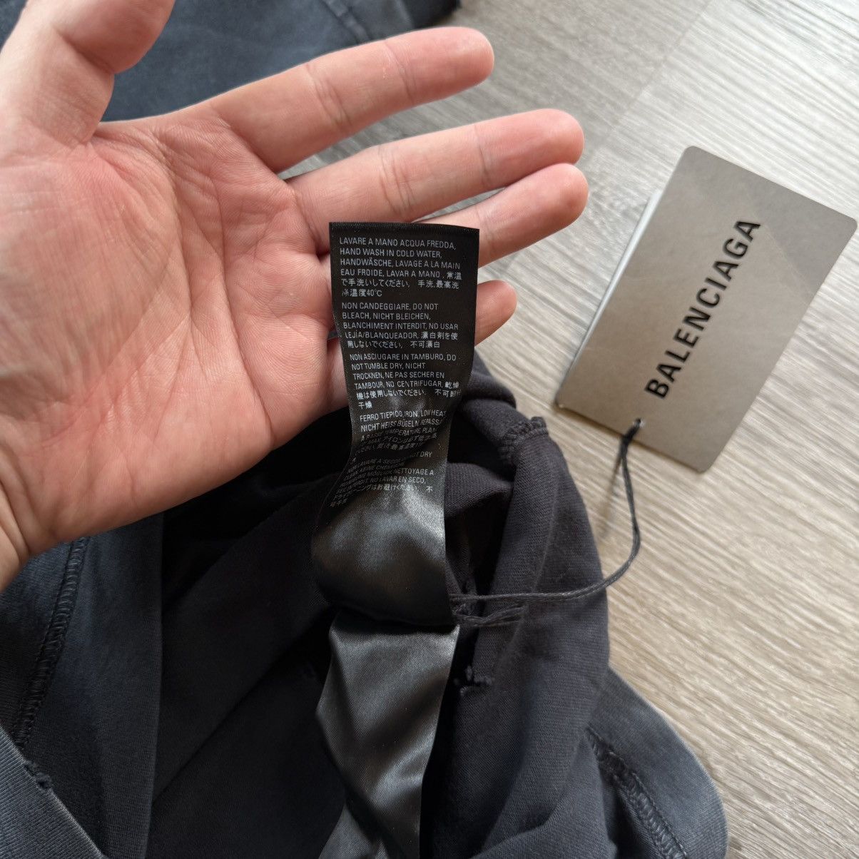 Balenciaga Balenciaga Maison Distressed T-shirt *XS Size US XS / EU 42 / 0 - 10 Thumbnail