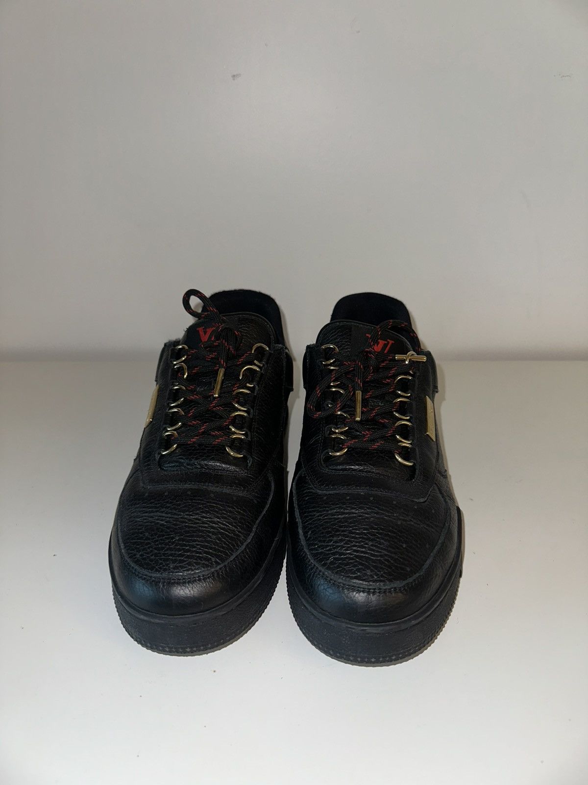 Louis Vuitton Louis Vuitton Black Calfskin Leather Sneaker Size US 8 / EU 41 - 3 Thumbnail