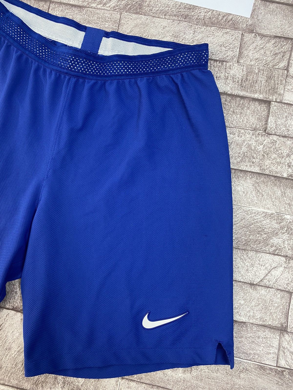 Nike × Vintage Nike Men’s 2018/19 Chelsea FC Vaporknit Match Shorts Size US 34 / EU 50 - 2 Thumbnail