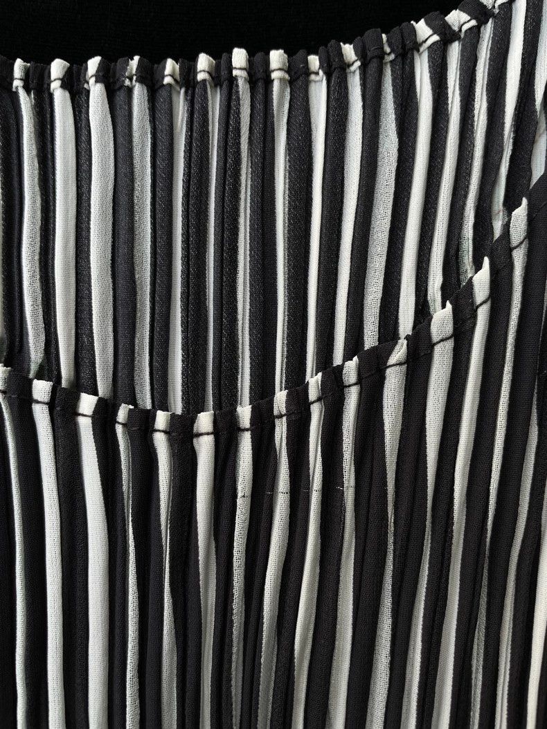 Issey Miyake Issey Miyake Black and grey striped pleated long-sleeved s Size M / US 6-8 / IT 42-44 - 5 Thumbnail