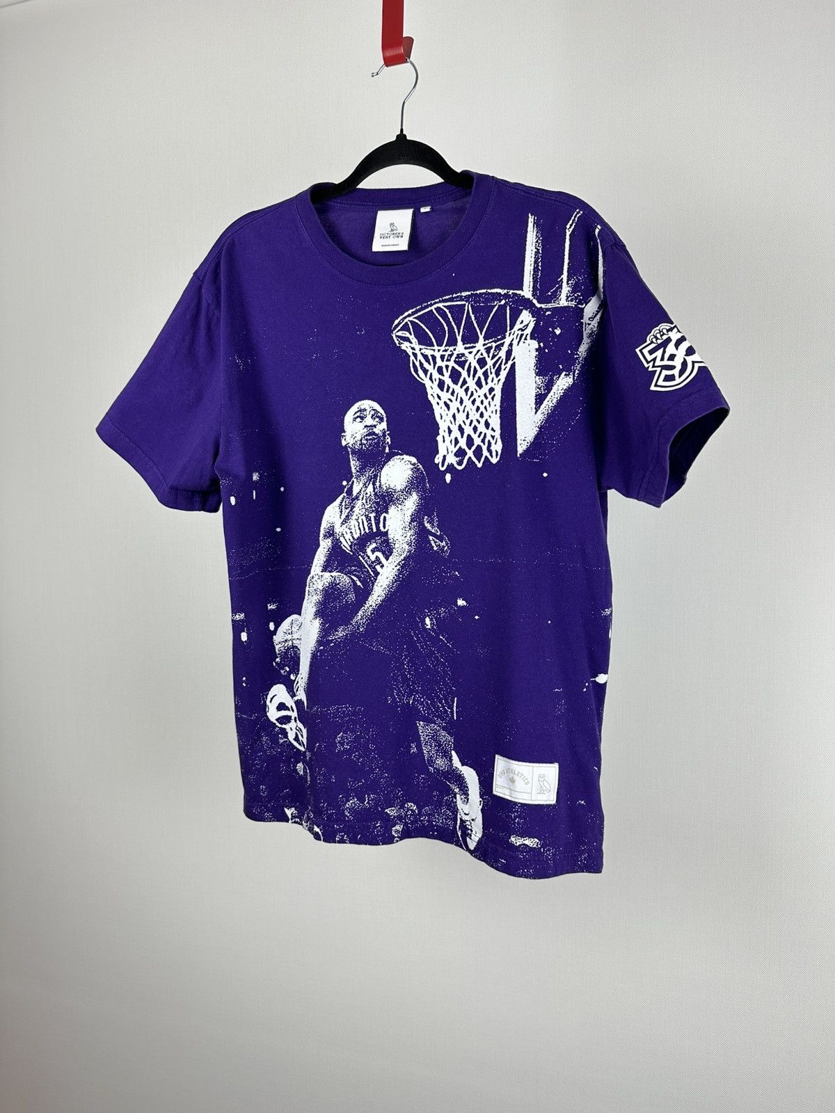 October's Very Own OVO x Raptors Vince Carter Dunk Tee Purple NBA Drake Collab Size US S / EU 44-46 / 1 - 2 Thumbnail