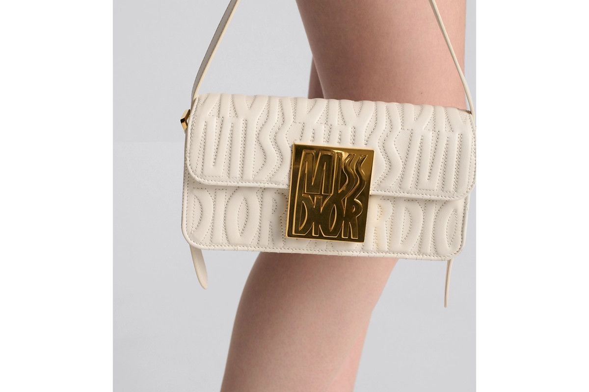Dior o1bcso1str0226 Size:OS/Miss Dior Flap Bag in White Size ONE SIZE - 9 Thumbnail