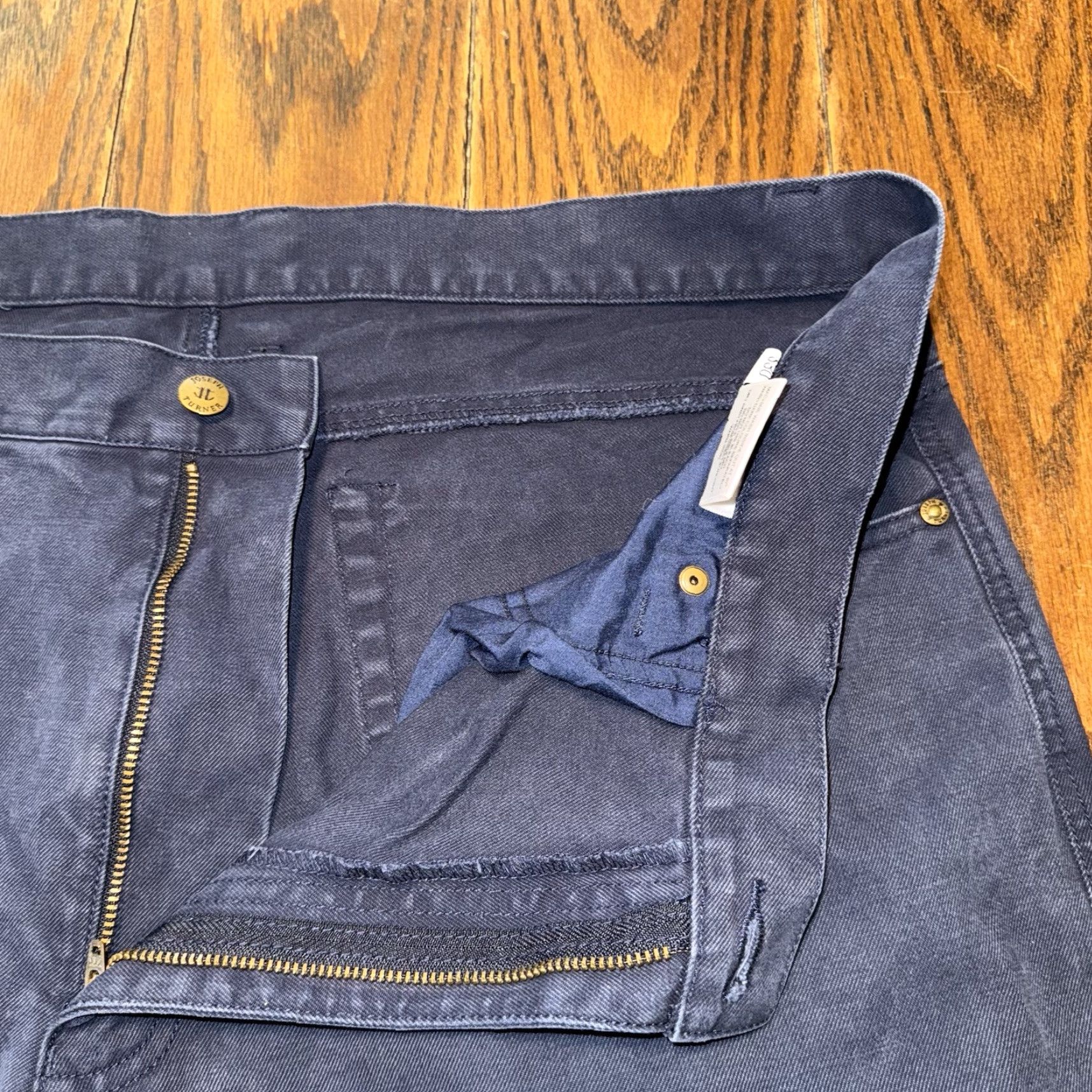 Joseph Joseph Turner Yorkshire Blue Jeans Men’s 42x30 Denim Cotton Regular Straight City London Pockets 8 leg 12.5 rise Good condition Mens Regular Jeans Size US 42 / EU 58 - 4 Thumbnail