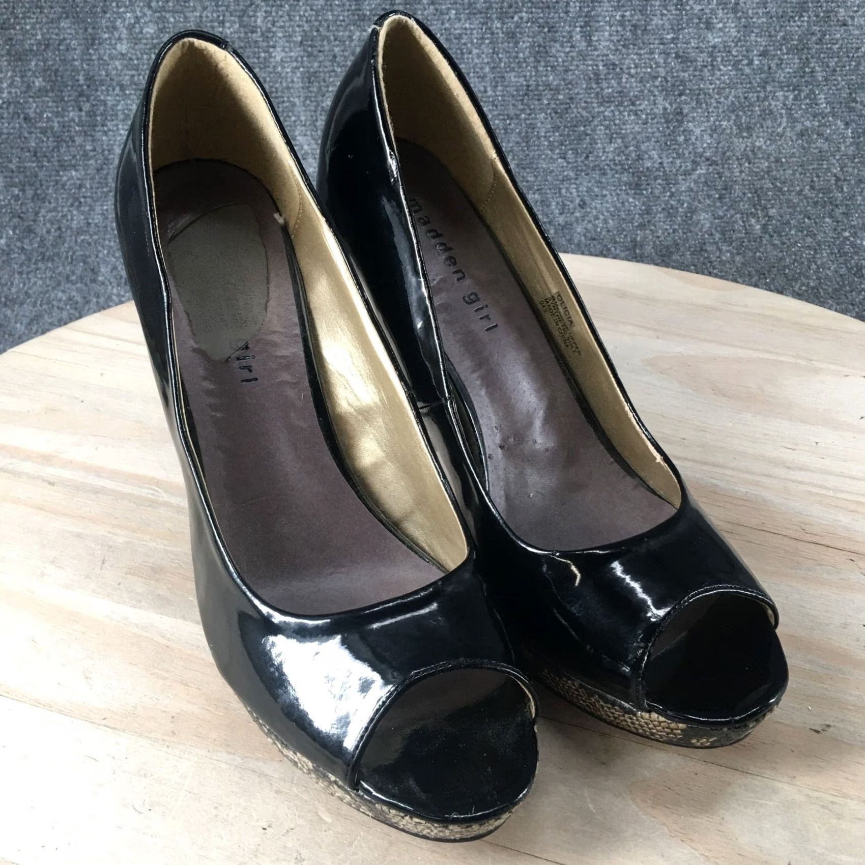 Vintage Madden Girl Heels Womens 8.5 Black Snakeskin Pumps Slip On Peep Toe Size US 9 / IT 39 - 3 Thumbnail