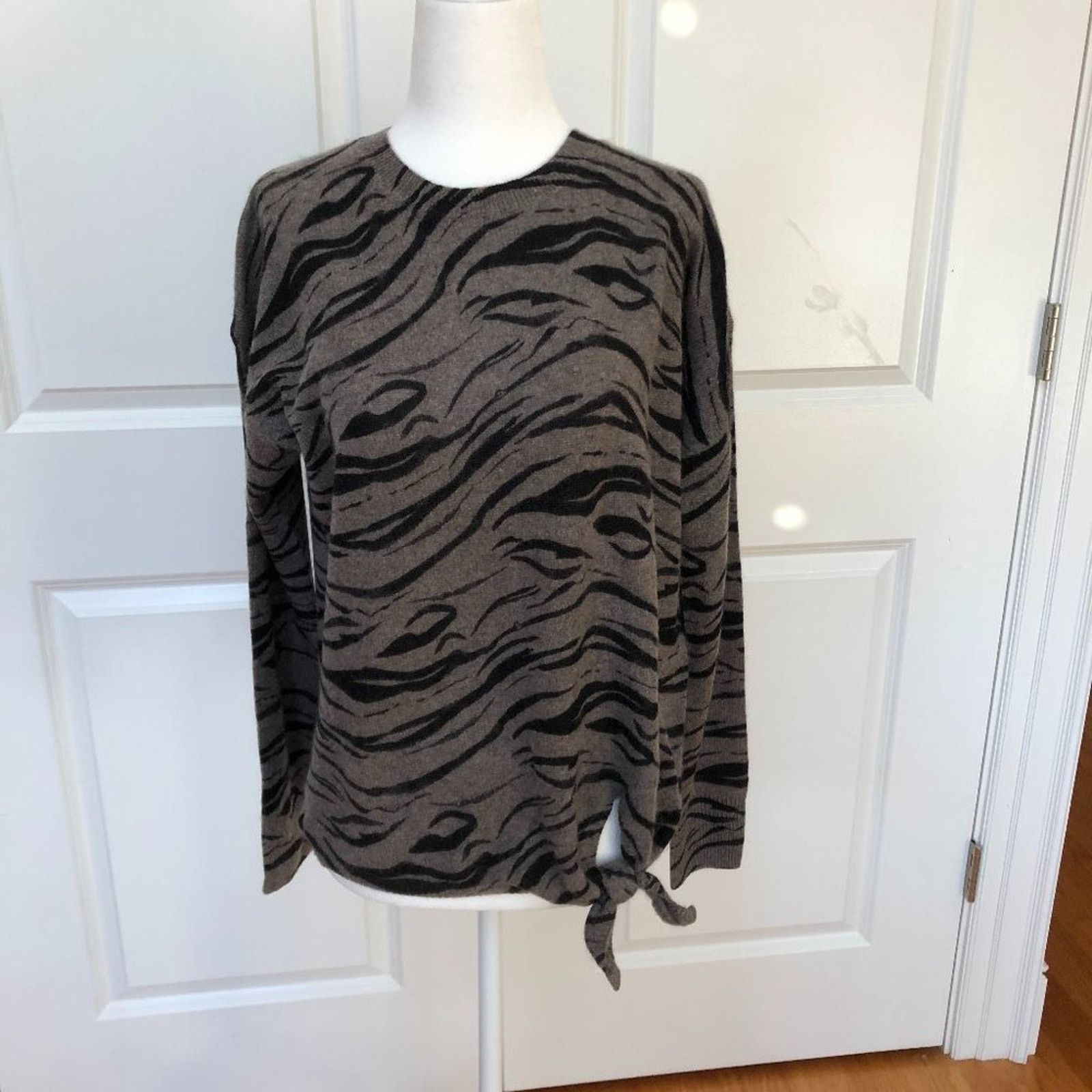 360Cashmere 360 Cashmere Tie Front Sweater T-Shirt Size M / US 6-8 / IT 42-44 - 1 Thumbnail