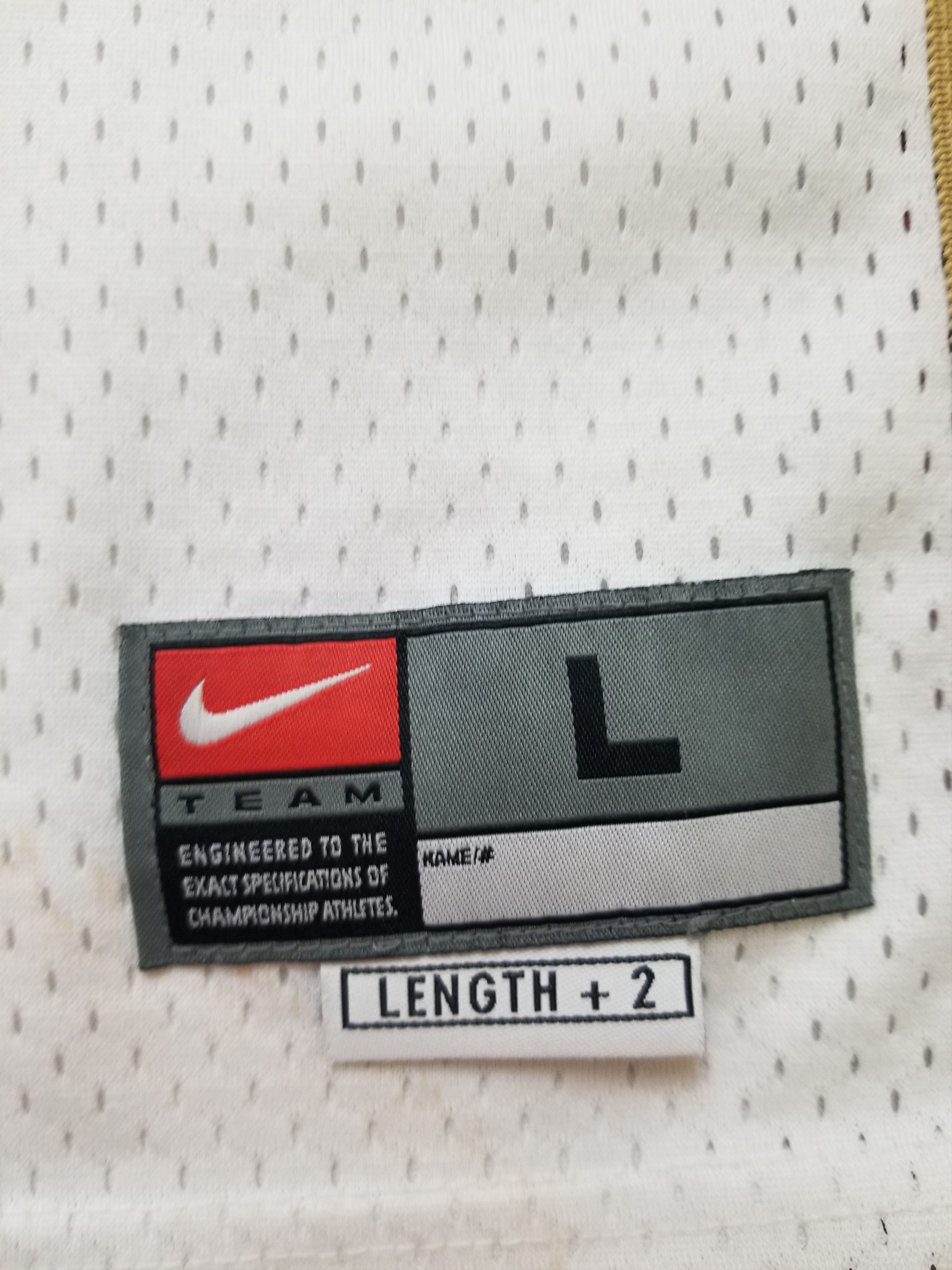 Nike Vintage NBA Cleveland Cavaliers LeBron James 23 Sewn Jersey Size US L / EU 52-54 / 3 - 11 Thumbnail