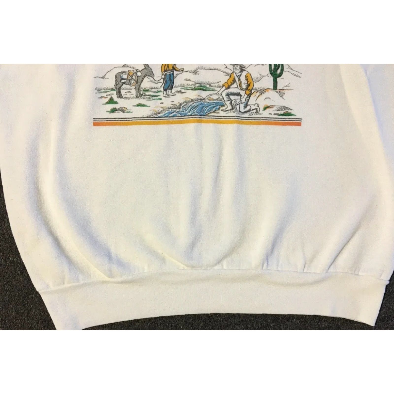 Vintage VINTAGE Oatman Arizona Faded Sweatshirt White S USA Mining Cowboy Nature Cactus Grunge 80s 90s Biker Hoodie Mens Small Knit Pullover USA Made Size US S / EU 44-46 / 1 - 3 Thumbnail