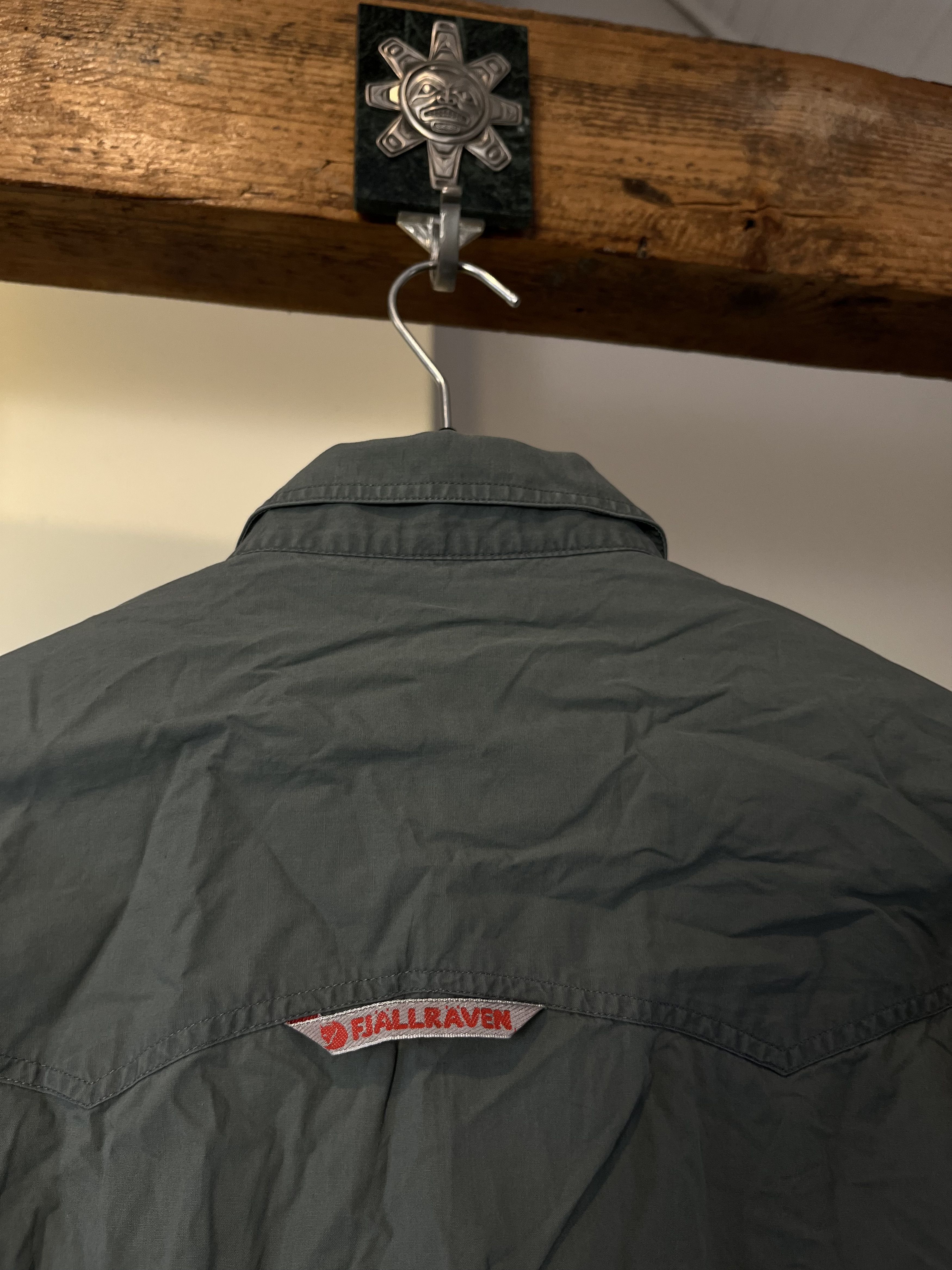 Fjallraven × Vintage Vintage 90s Fjallraven Khaki Embroidered Logo Shirt Size US L / EU 52-54 / 3 - 9 Thumbnail