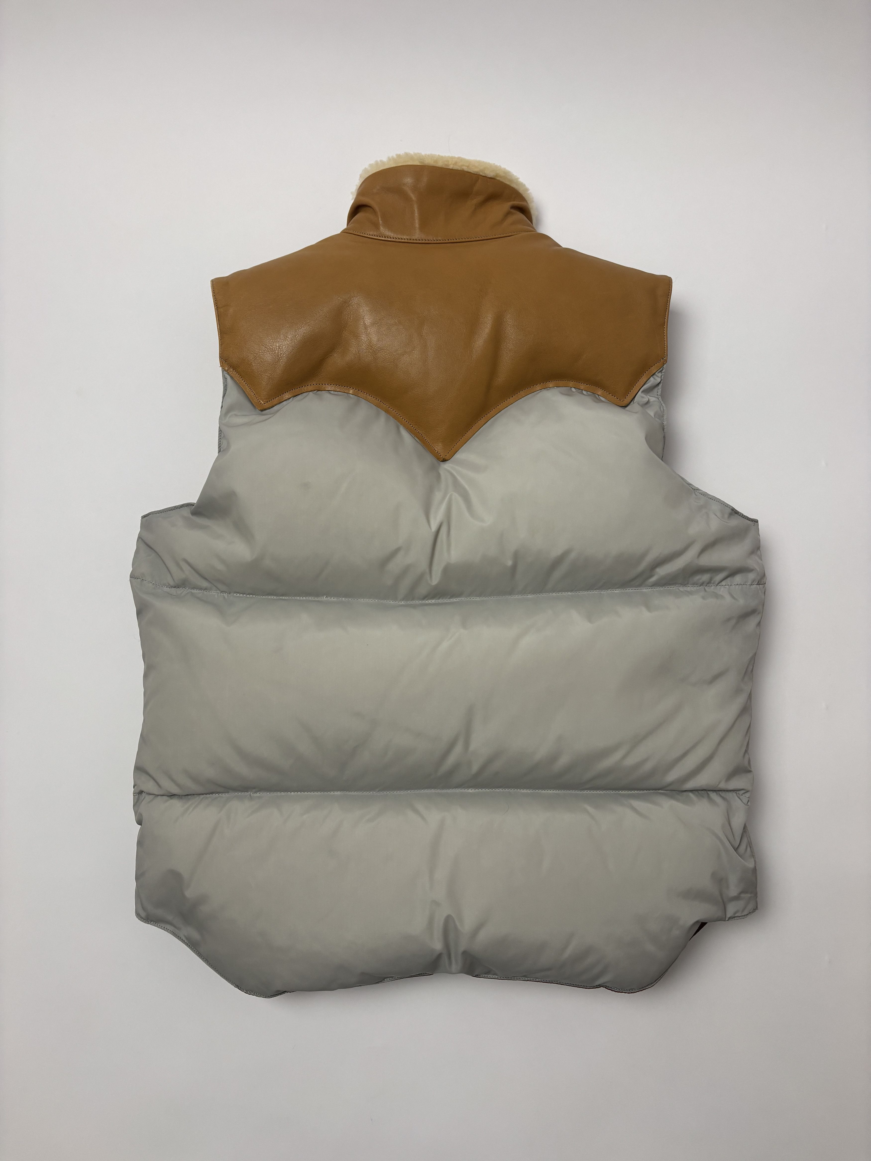 Rocky Mountain Featherbed Rocky Mountain Featherbed Vest Grey Leather Yoke Size 42 Size US L / EU 52-54 / 3 - 14 Thumbnail