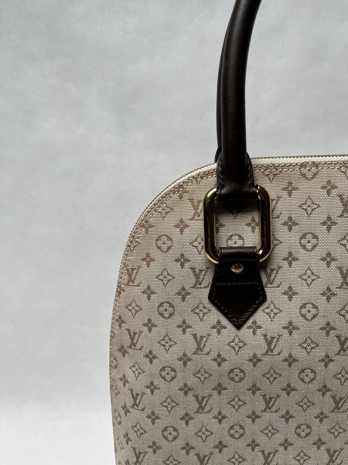 Louis Vuitton Louis Vuitton Alma cloth handbag grey monogram rare Size ONE SIZE - 3 Thumbnail